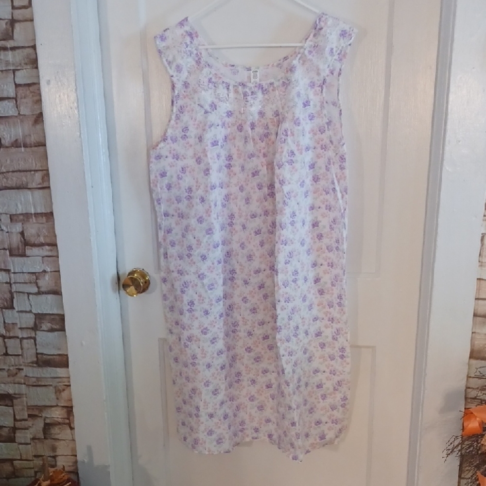 Vintage White and Purple Floral Nightgown New Wirh Tags Xlarge